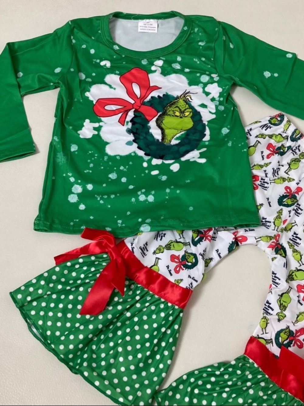 Boutique Christmas 🎄 Grinch cute bow pants long sleeve top set - Picture 2 of 7